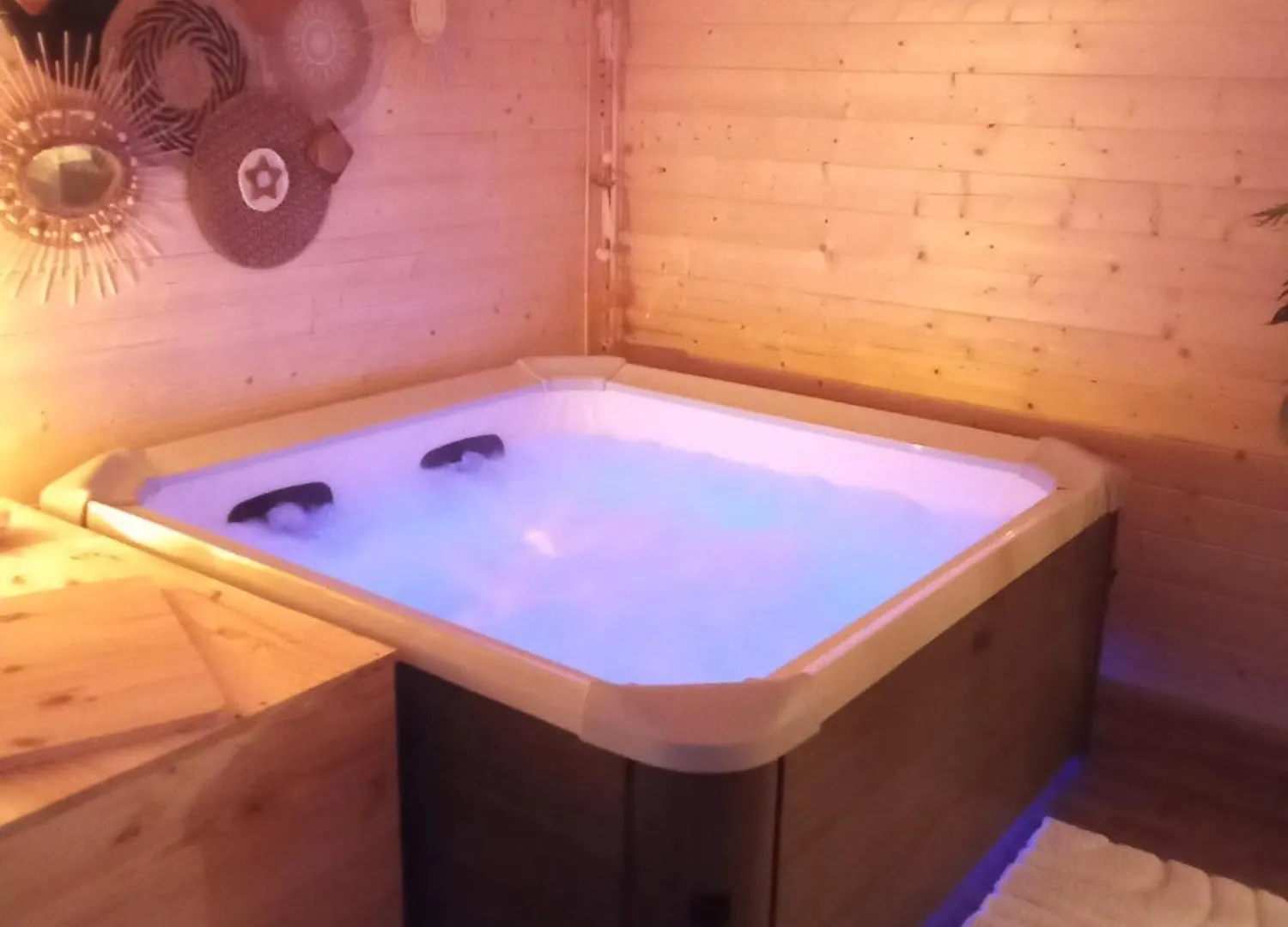 Suite Climatisee Jacuzzi Prive Lachapelle-Auzac Guest house