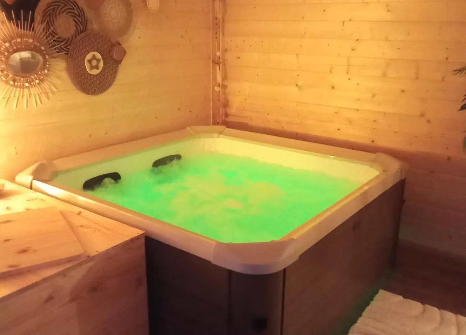 Suite Climatisee Jacuzzi Prive Lachapelle-Auzac 0*,