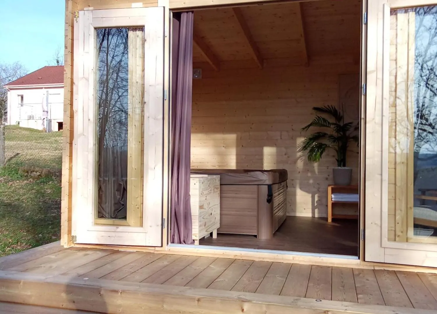 Suite Climatisee Jacuzzi Prive Lachapelle-Auzac Guest house