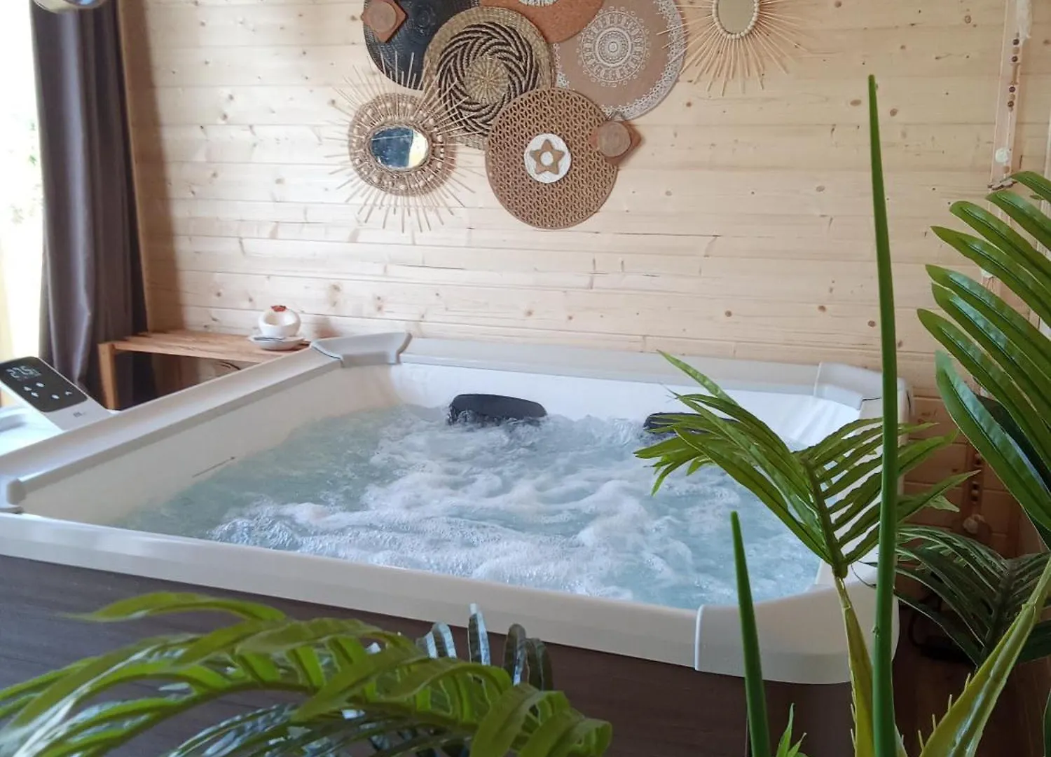 Suite Climatisee Jacuzzi Prive Lachapelle-Auzac